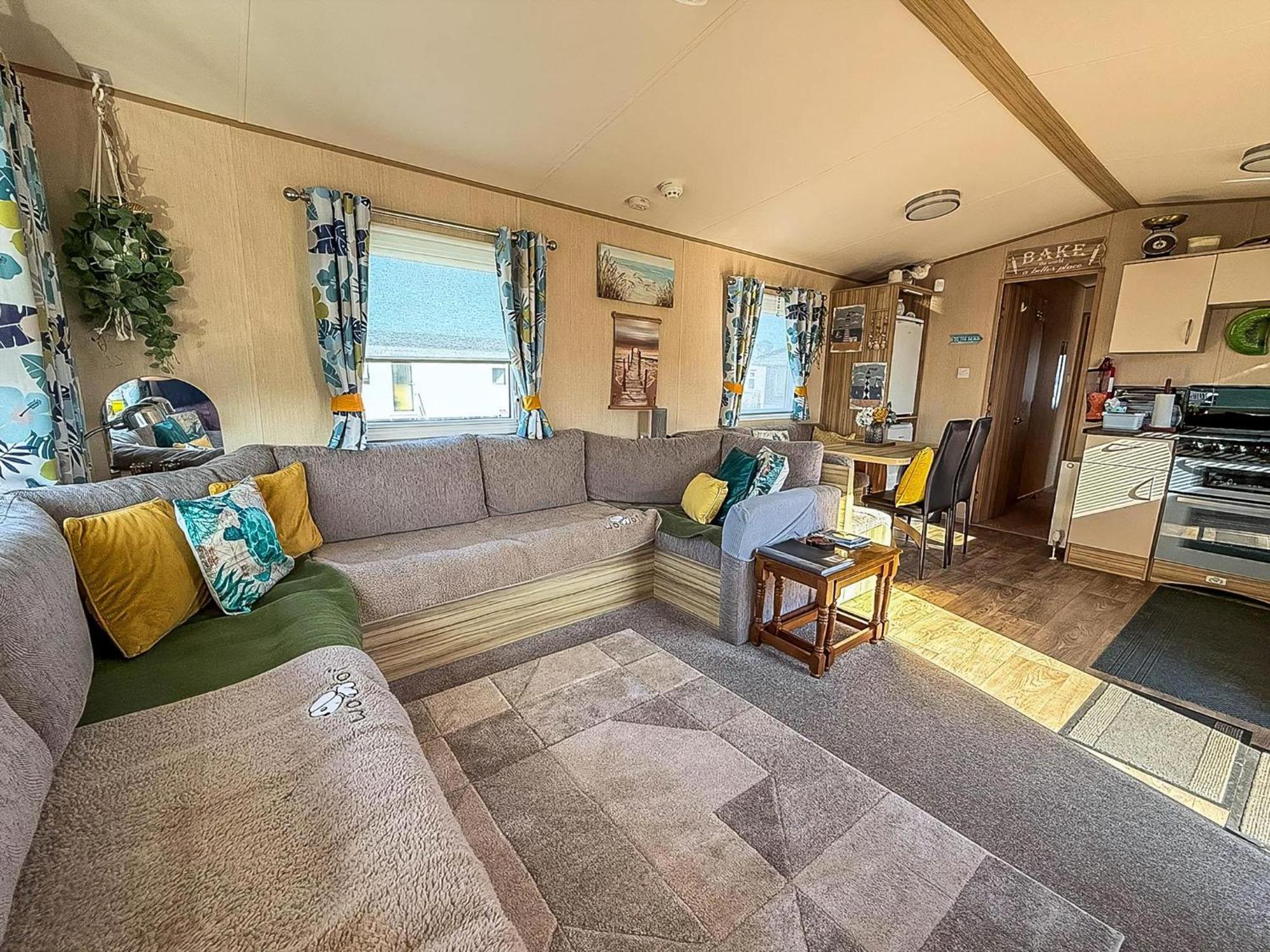 Lovely 6 Berth Caravan With Decking To The Side In Heacham Ref 21040E Kültér fotó